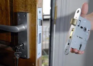 Aqua Locksmith Store Overland Park, KS 913-295-8003 - 6-Locks-Replace